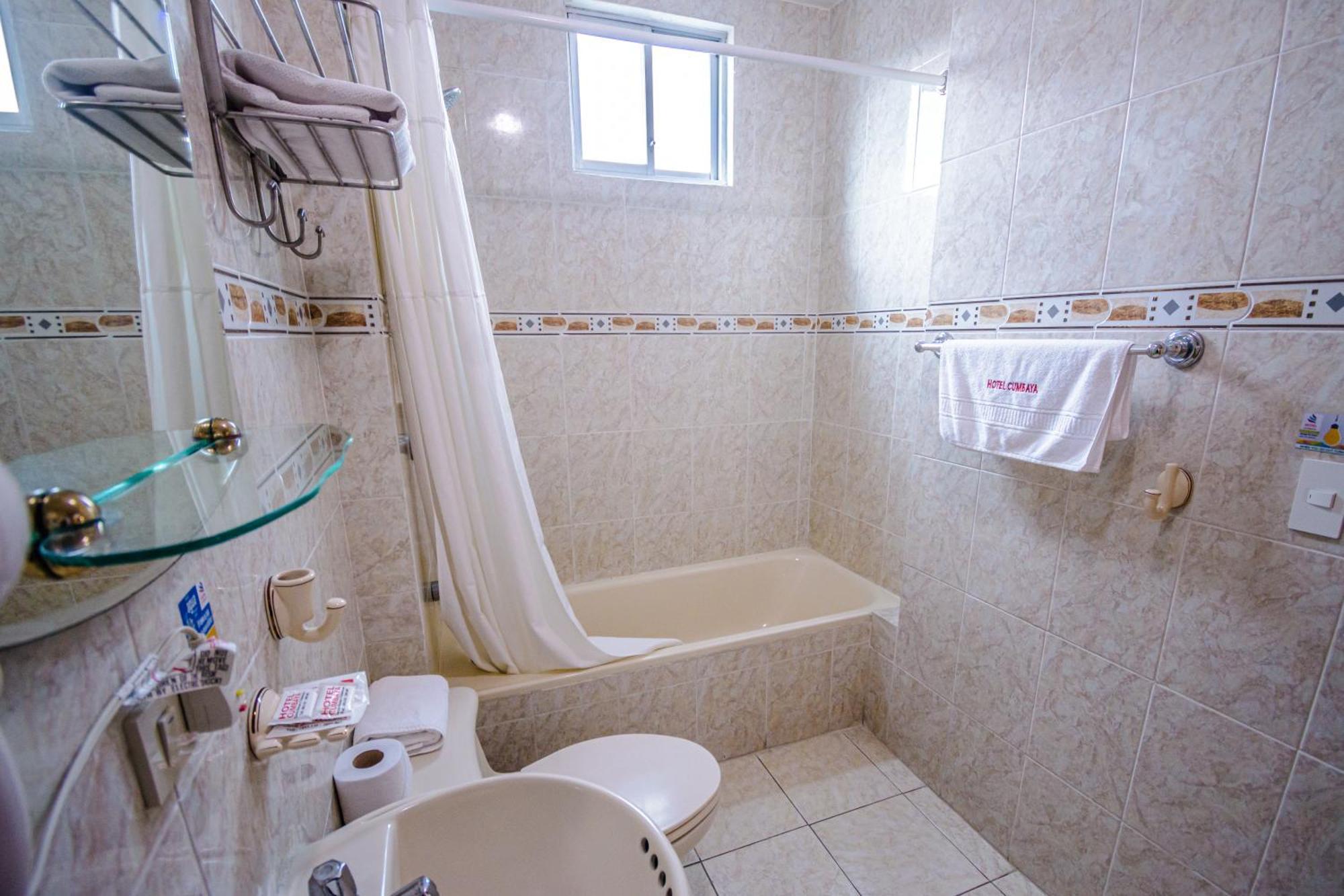 Hotel Cumbaya Sanvy Quito Ruang foto